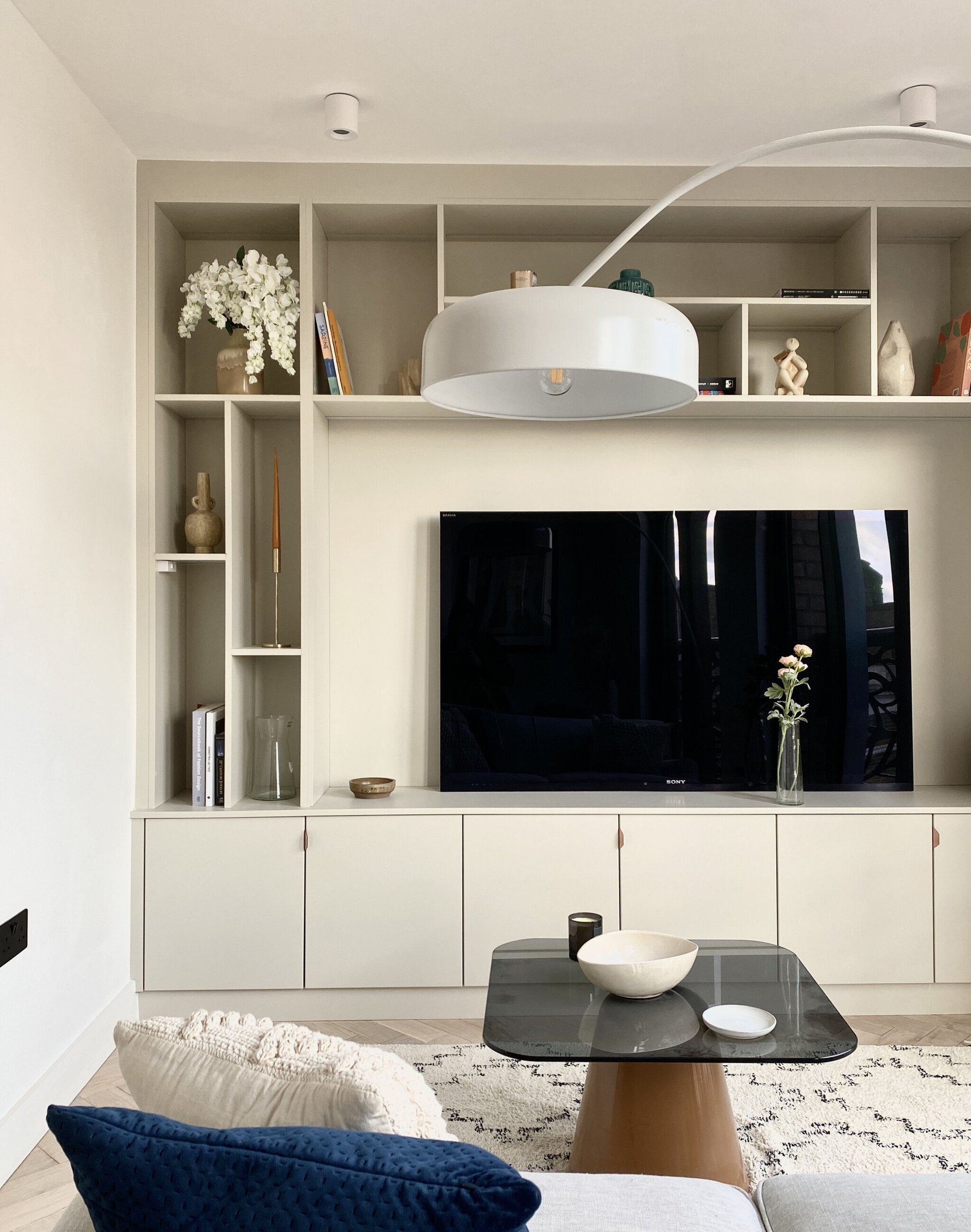 Market Place living room joinery wall with integrated media unit, Acton, by HDEY