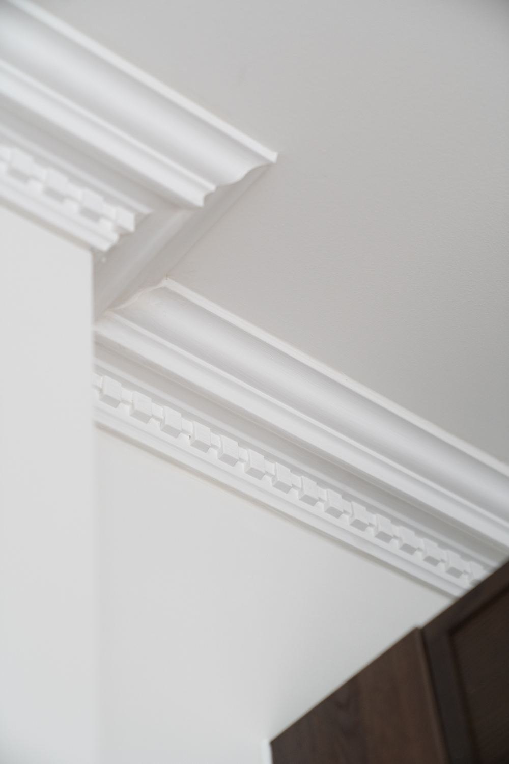 West Lodge cornice and coving detail, Ealing — interior specification by HDEY